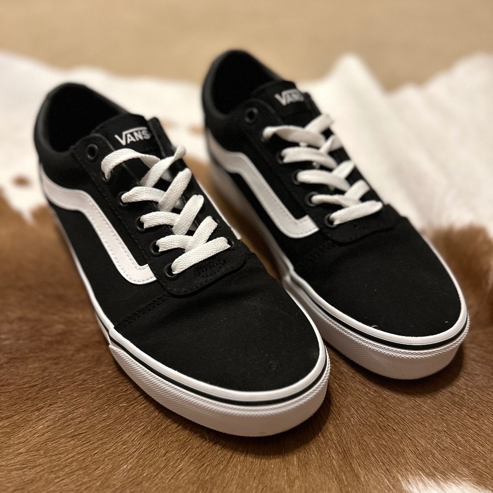 Womens Platform Vans - Brand New - Size 9.5